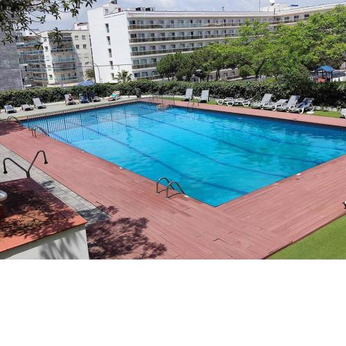 Apartamento a 2 min de la playa con piscina