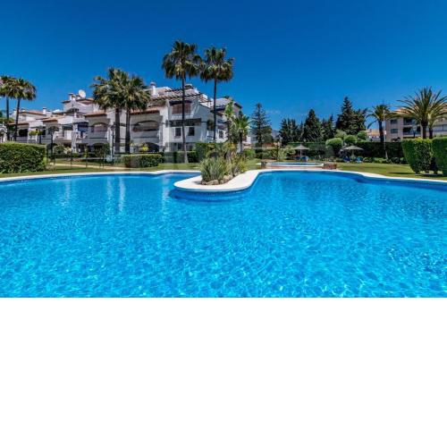APARTAMENTO a 7 MINUTOS PUERTO BANUS 1ª LINEA PLAYA