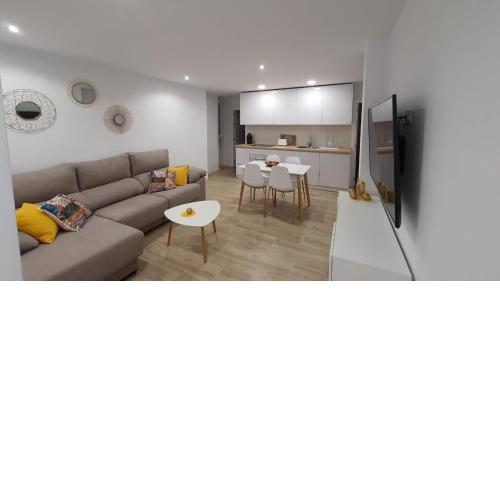 APARTAMENTO A PIE DE PLAYA.