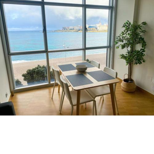 Apartamento acogedor con vistas al mar.