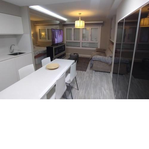 Apartamento al lado de calle real