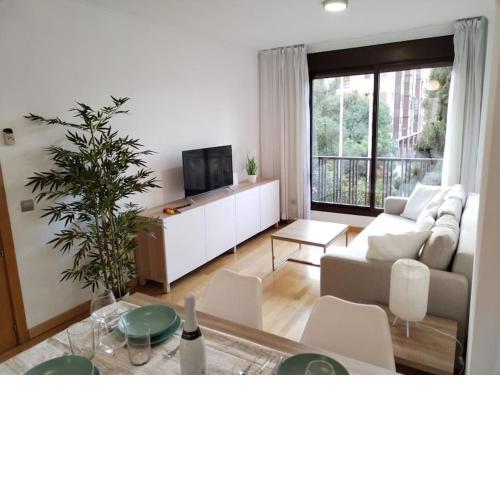 Apartamento amplio, luminoso y confortable CC