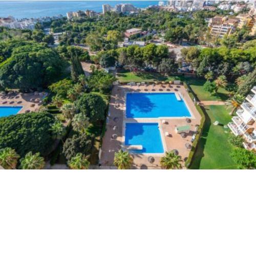 Apartamento con bonitas vistas a la piscina cerca del mar / Beautiful pool views appartment near to the beach