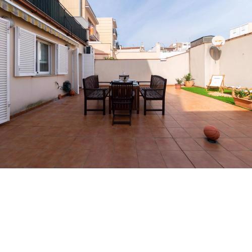 Apartamento con gran patio y excelente ubicación!