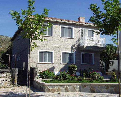 Apartamento con patio al lado de la iglesia IgB