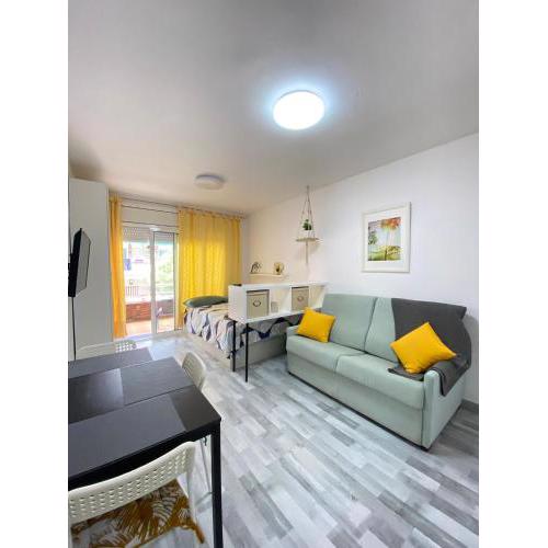 Apartamento con piscina a 200m de la playa