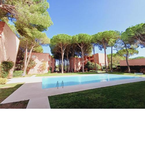 Apartamento con piscina cerca de la playa