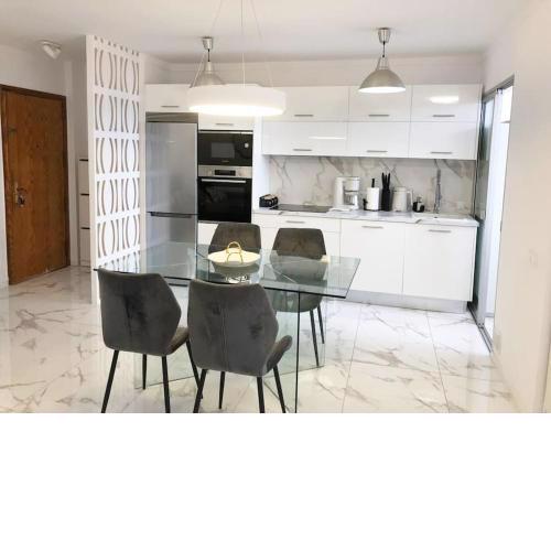 Apartamento con piscina cerca de Puerto Colón