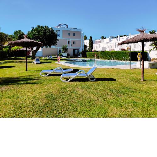 Apartamento con piscina en 1ª línea Golf La Quinta