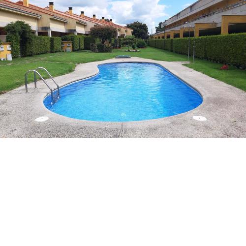 Apartamento con piscina en Portosín