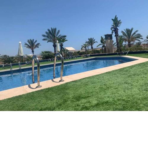 Apartamento con piscina garaje y pista de padel