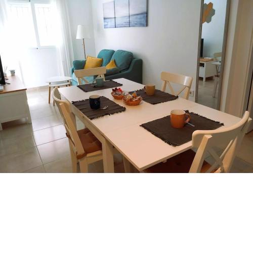 Apartamento con piscina, muy cerca de la playa