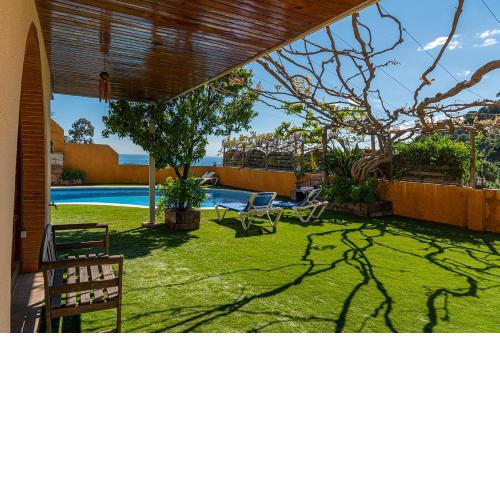 Apartamento con piscina y barbacoa privada