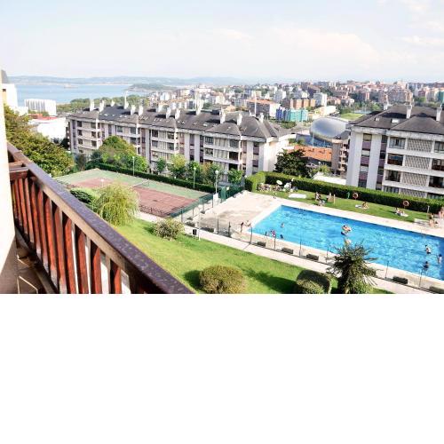 Apartamento con piscina y pista de Tenis