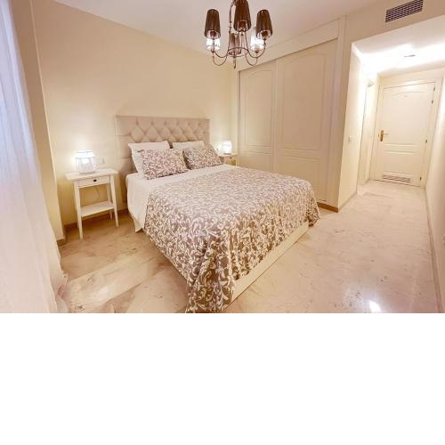Apartamento con terraza en primera línea de playa by ISA Hoteles
