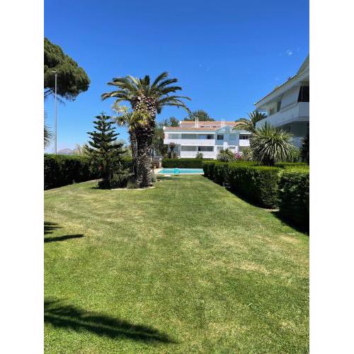 Apartamento con terraza, piscina y jardín en Costa Brava