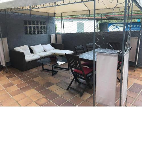 Apartamento con terraza y chimenea