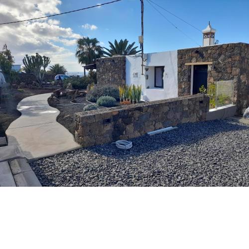 Apartamento con terraza y jardín
