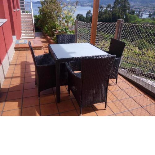 Apartamento con terraza y vistas al mar