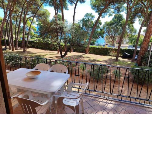 Apartamento con VISTAS AL MAR y jardín a 150 metros de la playa