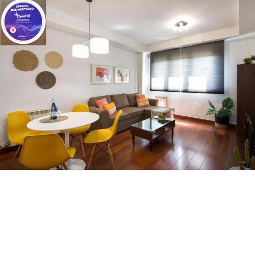 APARTAMENTO CRIS I ,Piscina-Gym & Parking, parque de las ciencias