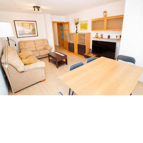 Apartamento de 4 dormitorios a tan sólo 2,5 km de la Playa San Juan