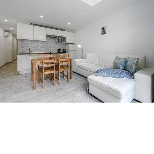 APARTAMENTO DE LUJO EN MARE VERDE