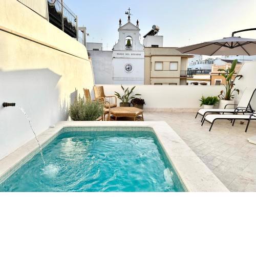 Apartamento dúplex con piscina privada en terraza