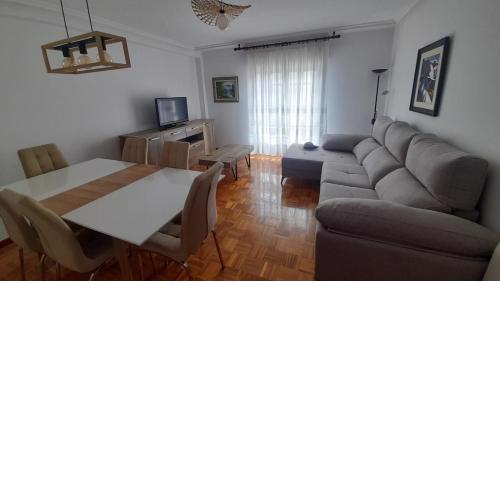 APARTAMENTO EN CANDAS CON GARAJE