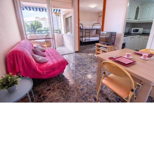 Apartamento en complejo residencial con piscina y garaje a 100m del mar