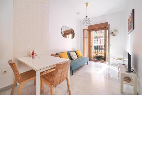 APARTAMENTO EN EL CENTRO, TRANQUILO Y LUMINOSO