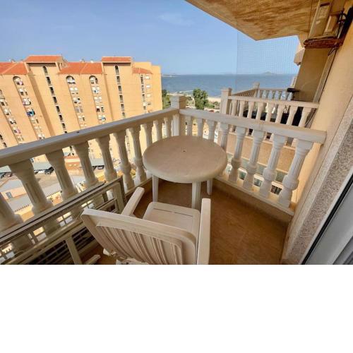 Apartamento en primera línea con parking y piscina