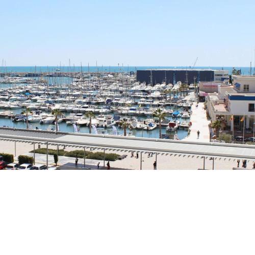 APARTAMENTO EN PRIMERA LINEA DE PLAYA CON INCREIBLES VISTAS