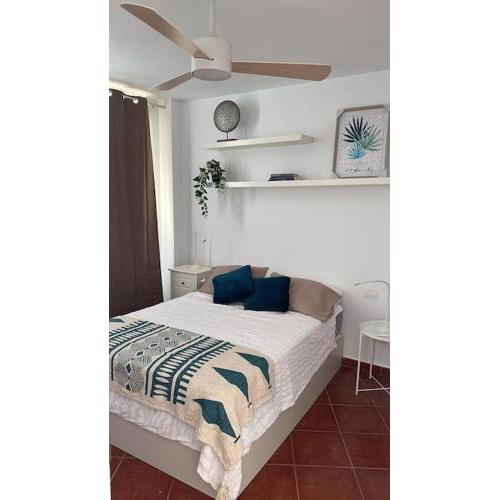 Apartamento en Santa Cruz centro con aparcamiento.