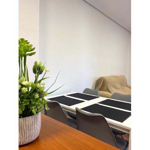 APARTAMENTO EXCLUSIVO entre CENTRO y PLAYA en Las SALINAS , PISCINA CLIMATIZADA, GIMNASIO , SAUNA, con TERRAZA y GARAJE.