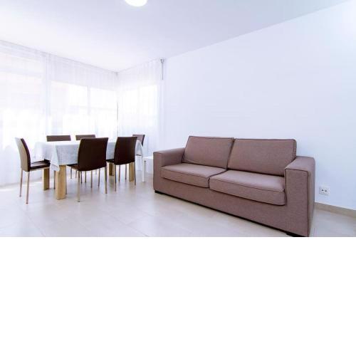 Apartamento frente a la playa Avenida Papa Luna