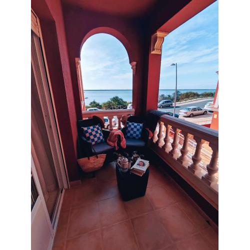 APARTAMENTO FRENTE AL MAR CON PRECIOSAS VISTAS