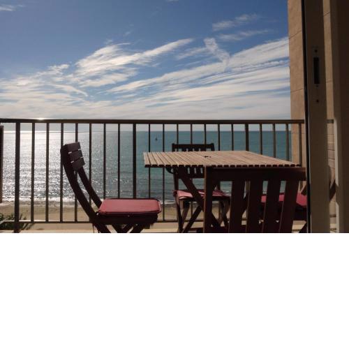 Apartamento frente al mar en Calpe con parking para 4 personas