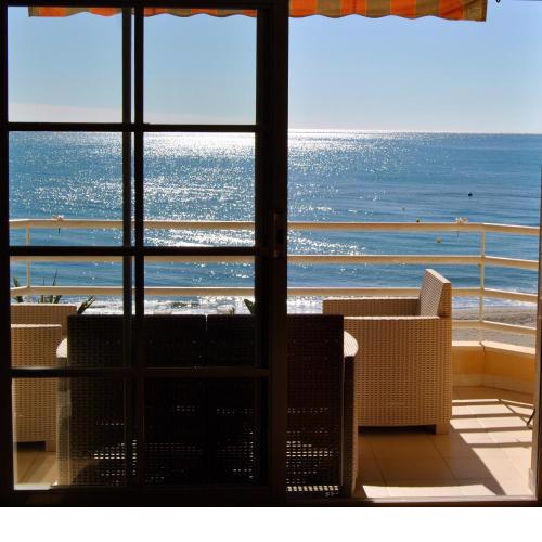 APARTAMENTO FRENTE AL MAR,PRIMERA LINEA DE PLAYA