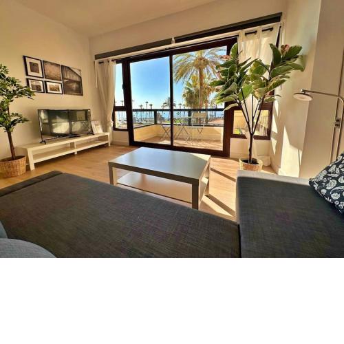 Apartamento frente mar y playa.