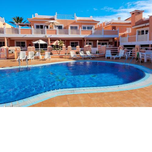 Apartamento funcional en residencial con piscina en inmejorable ubicación en centro de la isla