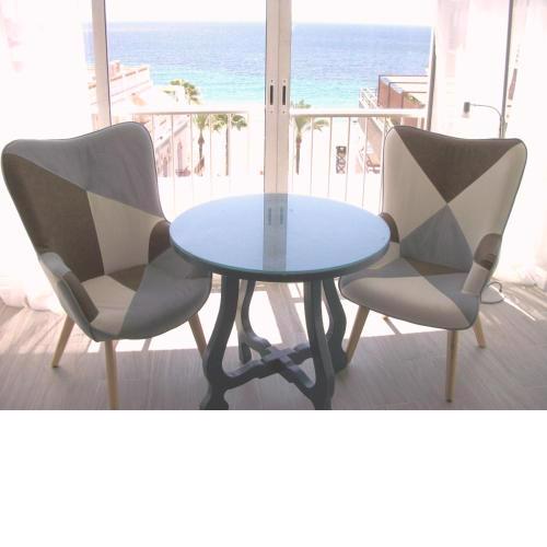 Apartamento Giner, muy centrico, soleado, en pleno casco historico, frente la playa de levante, a unos pasos, con vistas al mar