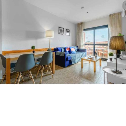 Apartamento junto a la playa 4p piscina y parking