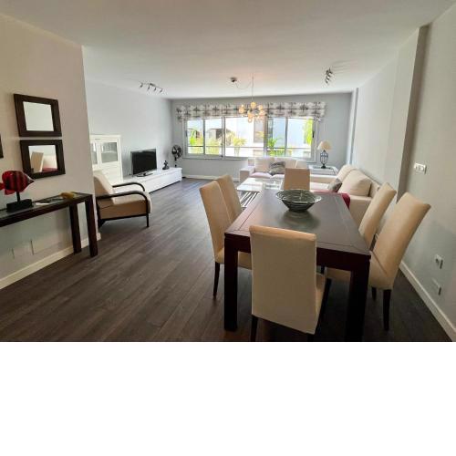 Apartamento junto a la playa by Exyca