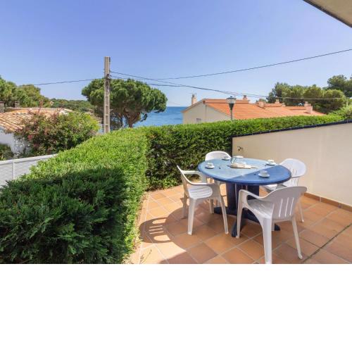 Apartamento Llançà, 3 dormitorios, 8 personas - ES-228-13