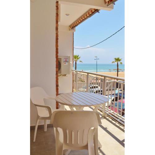 Apartamento luminoso frente a la playa Avenida Papa Luna