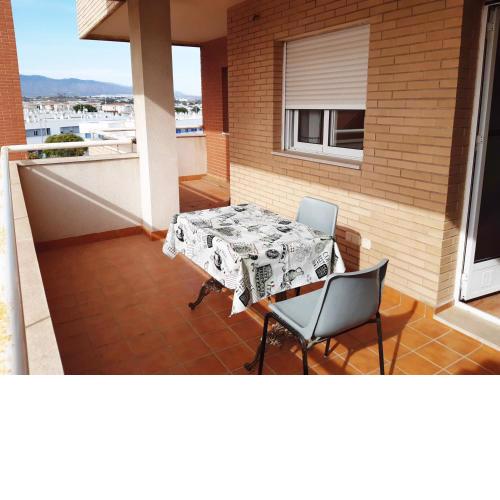 Apartamento moderno con balcón y aparcamiento en Almería