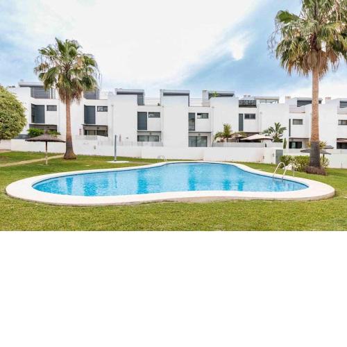 Apartamento Moderno y Tranquilo piscina y jardin