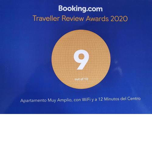 Apartamento Muy Amplio, con WiFi y a 12 Minutos del Centro