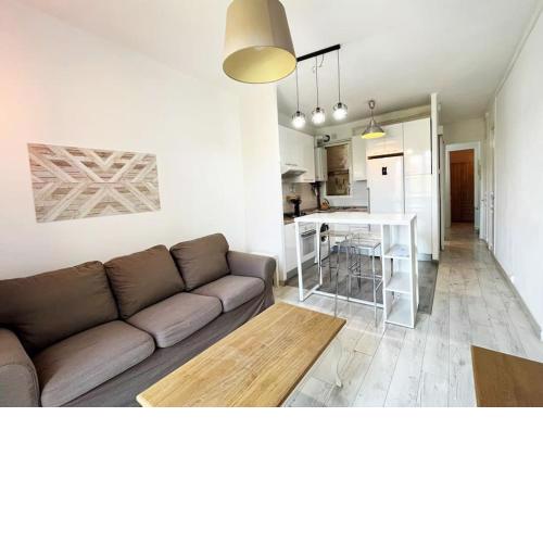 Apartamento muy luminoso frente a Parque Joan Miró